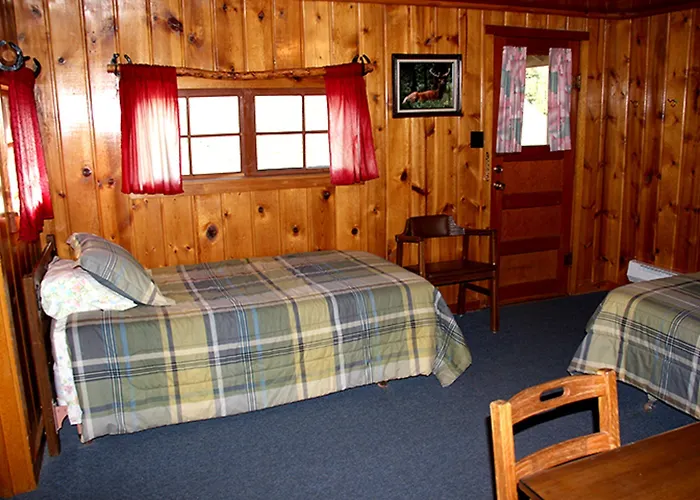 Creekside At Yellowstone Hotel Wapiti