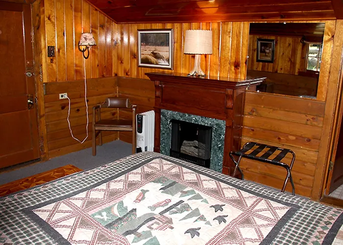 Hotel Creekside At Yellowstone 2*