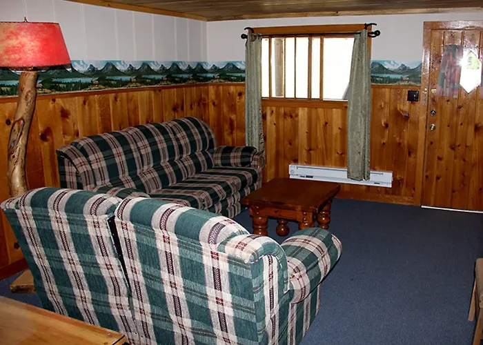 Hotel Creekside At Yellowstone Wapiti