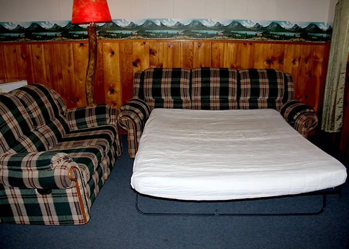 Hotel Creekside At Yellowstone Wapiti