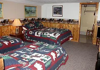Hotel Creekside At Yellowstone Wapiti