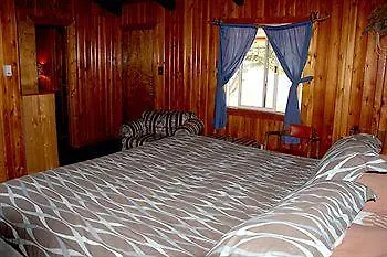 Hotel Creekside At Yellowstone Wapiti