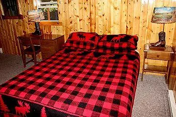 Hotel Creekside At Yellowstone 2*